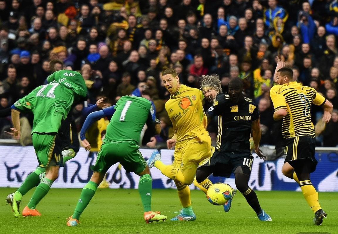 莱斯特城3-1逆转沃特福德：英超巅峰对决精彩瞬间回顾